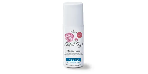 Eine Flasche der Tagescreme Guten Tag Rose von THOMA mit der Kennzeichnung Hydro mit Cariciline Die Creme ist biobasiert und vegan bietet einen Feuchtigkeitsbooster für anspruchsvolle Gesichtshaut Nahaufnahme des Pumpspenders